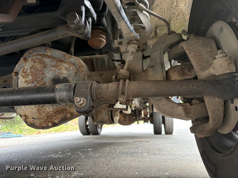 image for item ET0560 2015 Ford F450 Super Duty flatbed truck