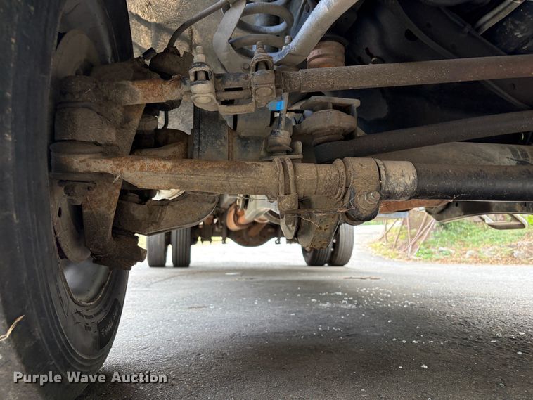 image for item ET0560 2015 Ford F450 Super Duty flatbed truck