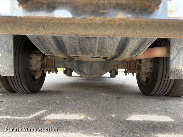 image for item ET0560 2015 Ford F450 Super Duty flatbed truck