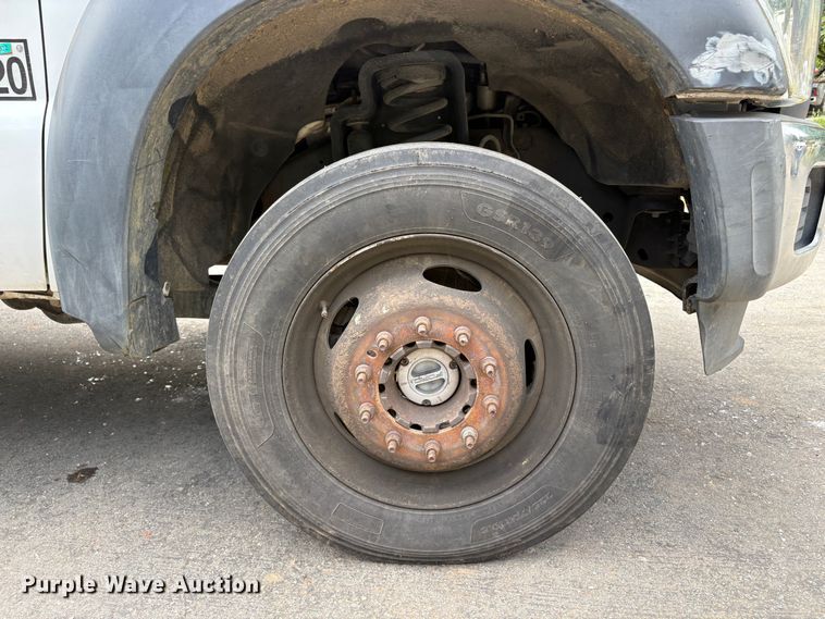 image for item ET0560 2015 Ford F450 Super Duty flatbed truck