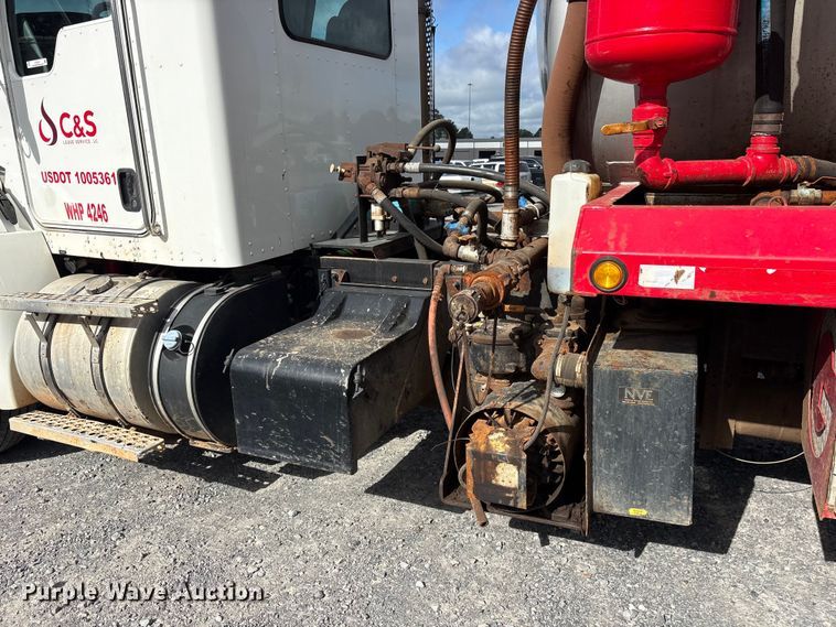 image for item ET2224 2017 Kenworth T370 vacuum truck