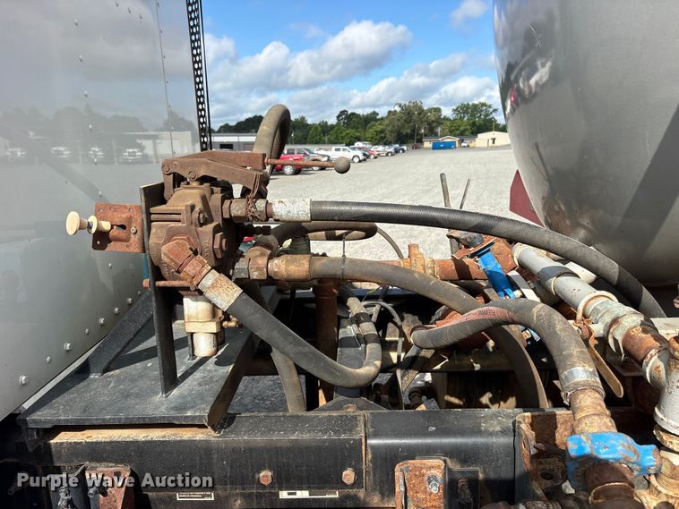 image for item ET2224 2017 Kenworth T370 vacuum truck