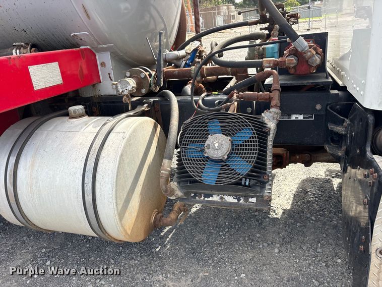 image for item ET2224 2017 Kenworth T370 vacuum truck