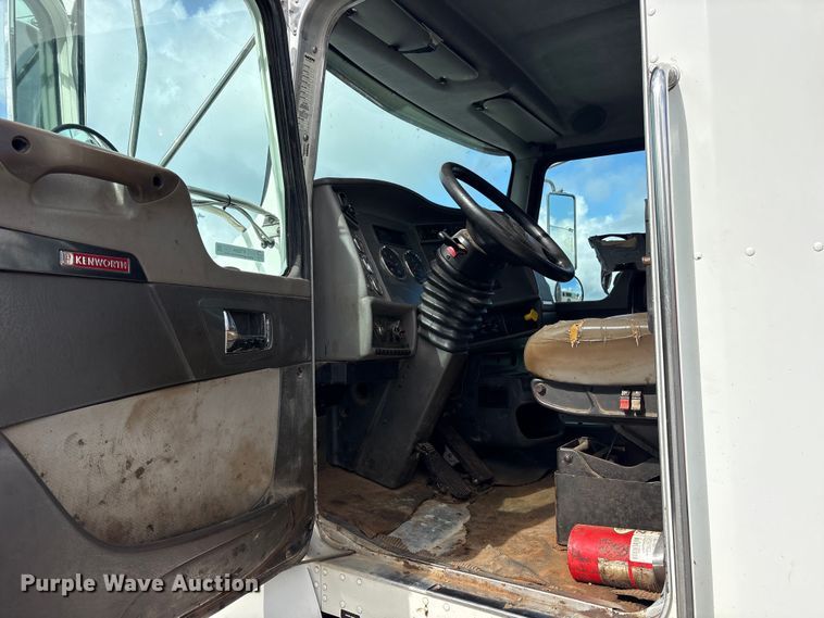 image for item ET2224 2017 Kenworth T370 vacuum truck