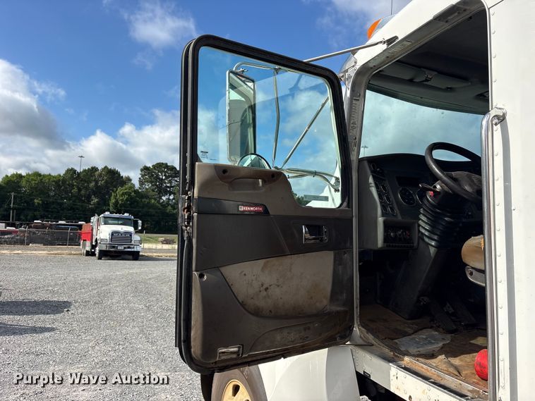 image for item ET2224 2017 Kenworth T370 vacuum truck