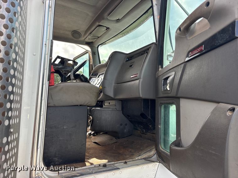 image for item ET2224 2017 Kenworth T370 vacuum truck