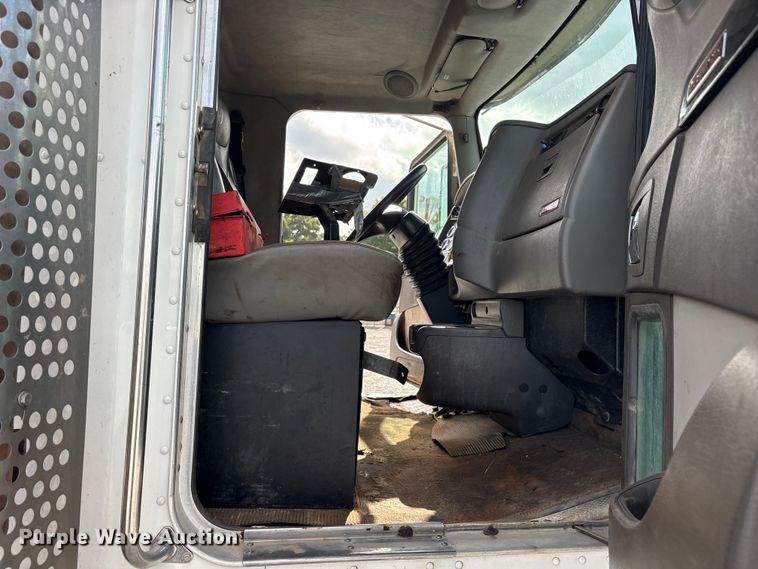 image for item ET2224 2017 Kenworth T370 vacuum truck