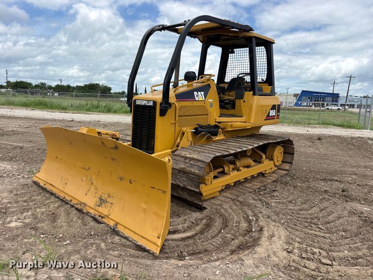 image for item ET2225 2004 Caterpillar D5G LGP dozer
