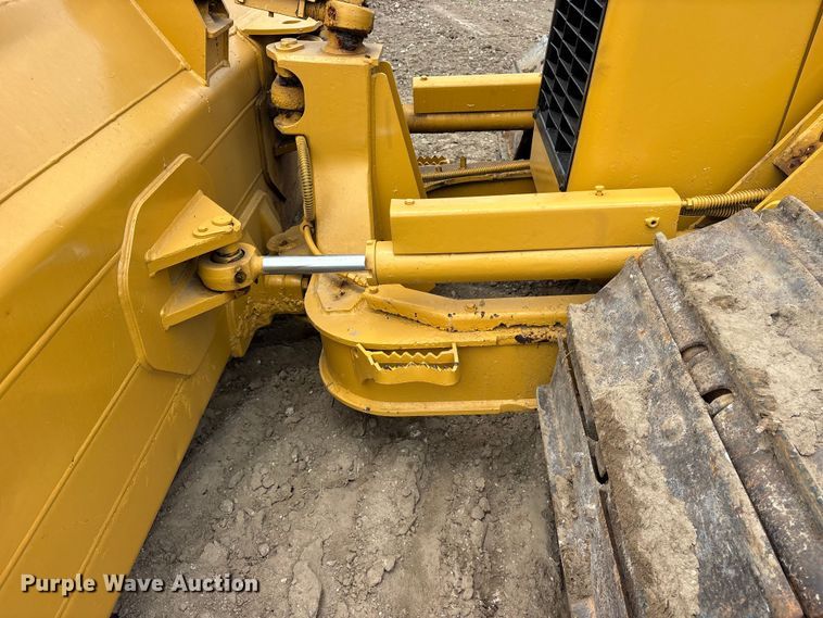 image for item ET2225 2004 Caterpillar D5G LGP dozer