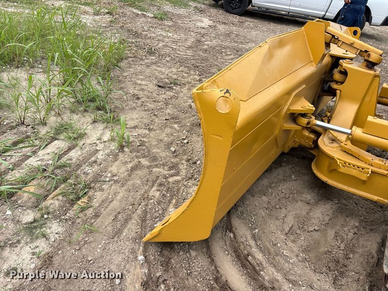 image for item ET2225 2004 Caterpillar D5G LGP dozer
