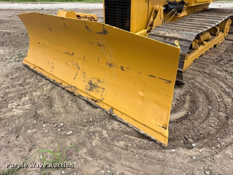 image for item ET2225 2004 Caterpillar D5G LGP dozer