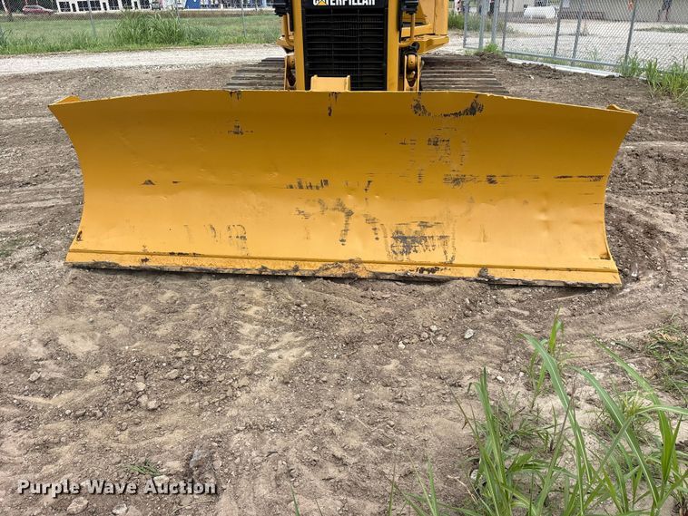 image for item ET2225 2004 Caterpillar D5G LGP dozer