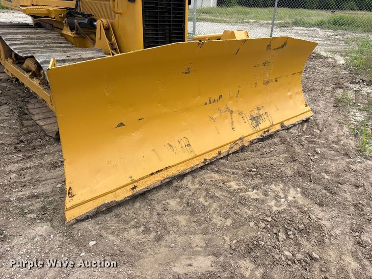 image for item ET2225 2004 Caterpillar D5G LGP dozer