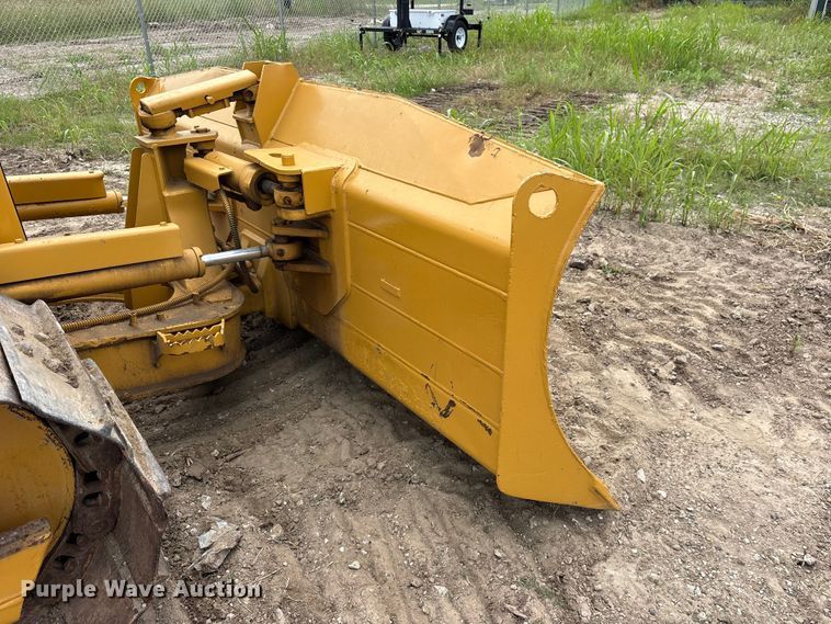 image for item ET2225 2004 Caterpillar D5G LGP dozer