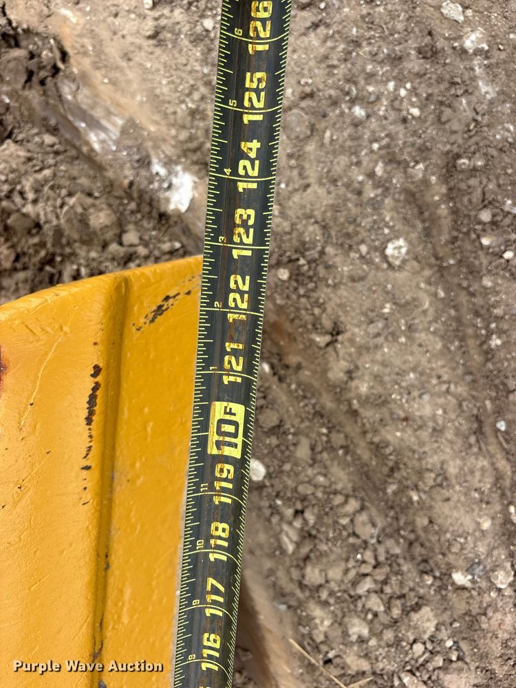 image for item ET2225 2004 Caterpillar D5G LGP dozer