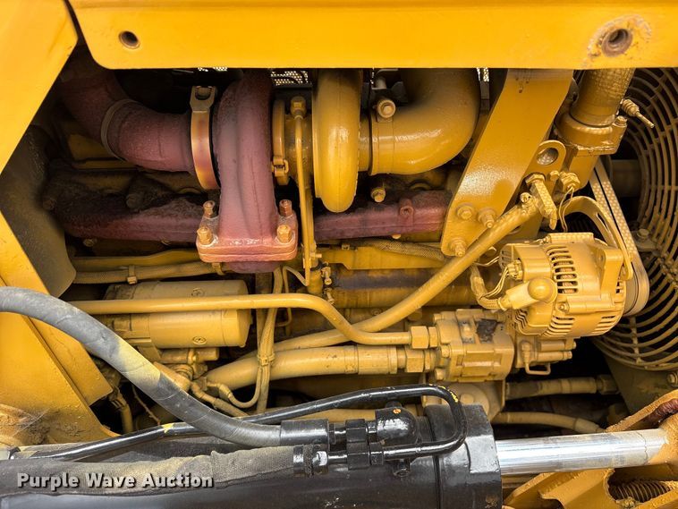 image for item ET2225 2004 Caterpillar D5G LGP dozer