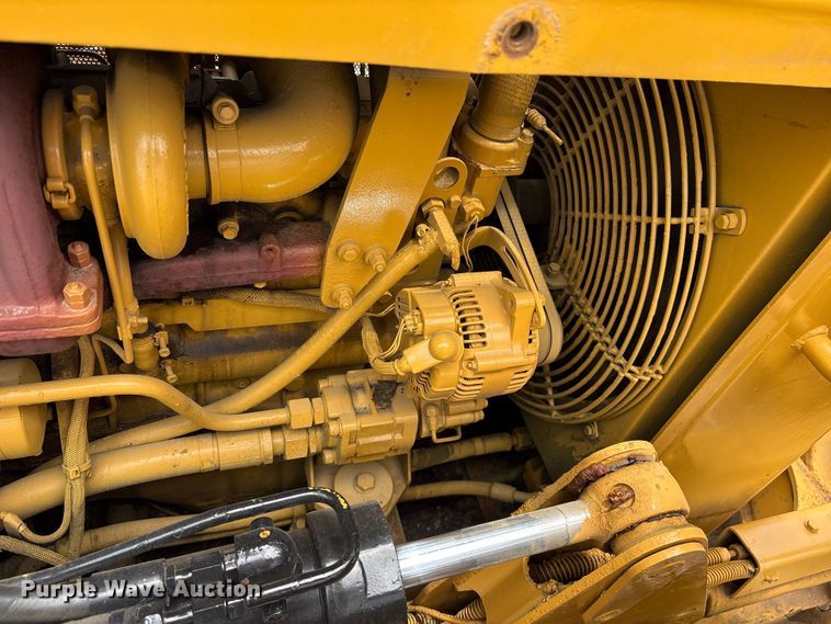 image for item ET2225 2004 Caterpillar D5G LGP dozer
