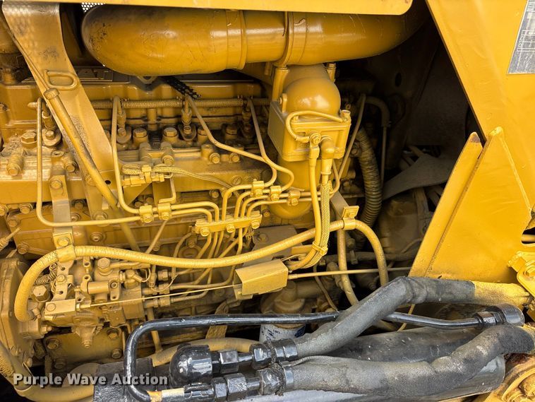 image for item ET2225 2004 Caterpillar D5G LGP dozer