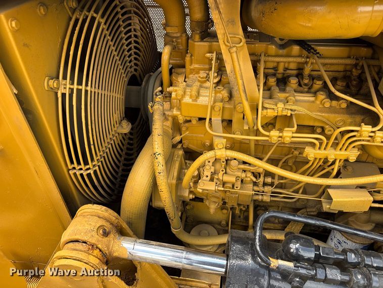 image for item ET2225 2004 Caterpillar D5G LGP dozer