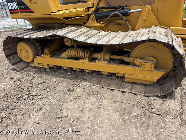 image for item ET2225 2004 Caterpillar D5G LGP dozer