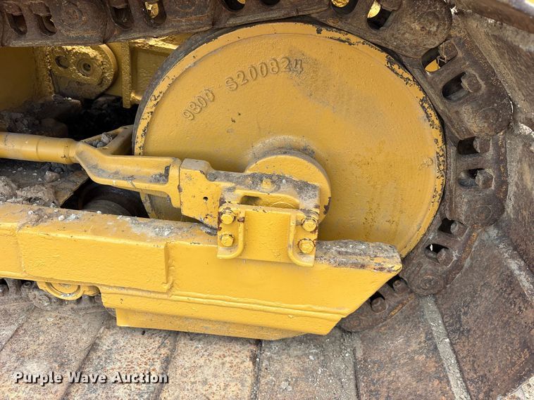 image for item ET2225 2004 Caterpillar D5G LGP dozer