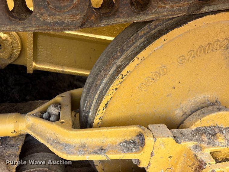 image for item ET2225 2004 Caterpillar D5G LGP dozer