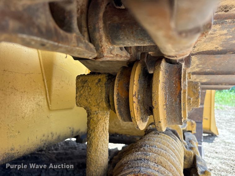 image for item ET2225 2004 Caterpillar D5G LGP dozer