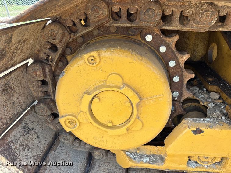 image for item ET2225 2004 Caterpillar D5G LGP dozer