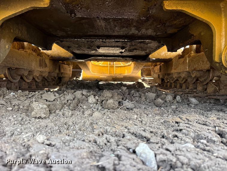 image for item ET2225 2004 Caterpillar D5G LGP dozer