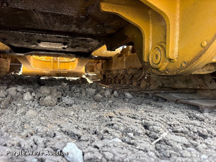 image for item ET2225 2004 Caterpillar D5G LGP dozer