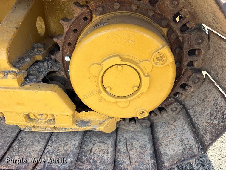 image for item ET2225 2004 Caterpillar D5G LGP dozer