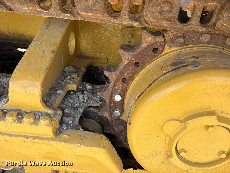 image for item ET2225 2004 Caterpillar D5G LGP dozer