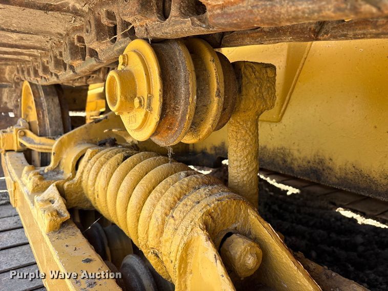 image for item ET2225 2004 Caterpillar D5G LGP dozer