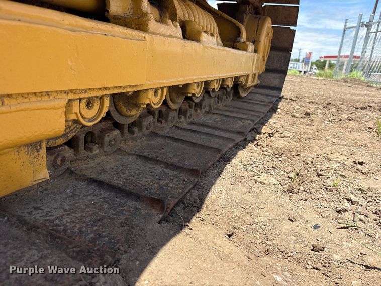 image for item ET2225 2004 Caterpillar D5G LGP dozer