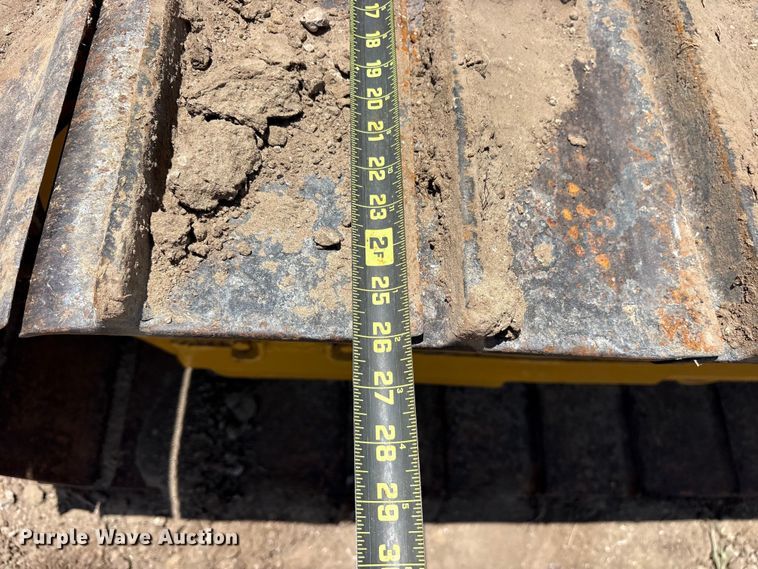 image for item ET2225 2004 Caterpillar D5G LGP dozer