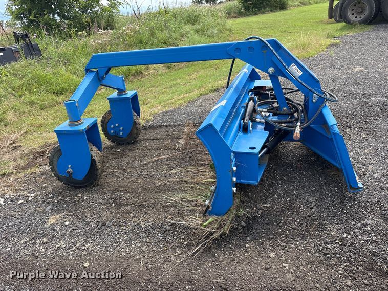 image for item ET2233 2022 Topcat SSSG72 skid steer dozer blade