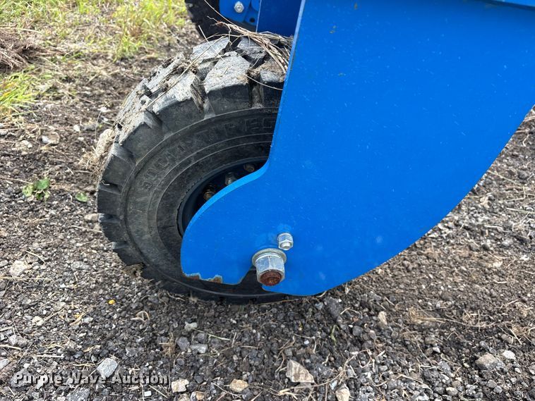 image for item ET2233 2022 Topcat SSSG72 skid steer dozer blade
