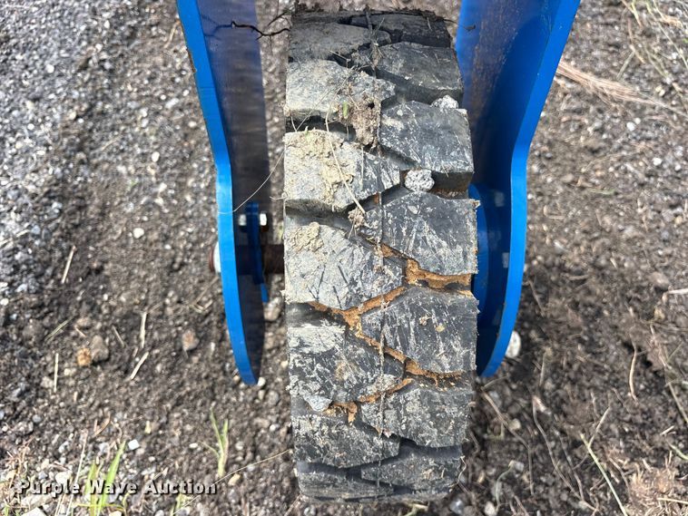 image for item ET2233 2022 Topcat SSSG72 skid steer dozer blade