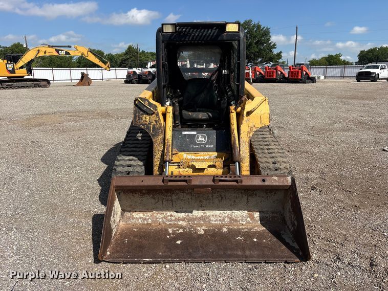 image for item ET2249 2006 John Deere CT322 tracked skid steer loader