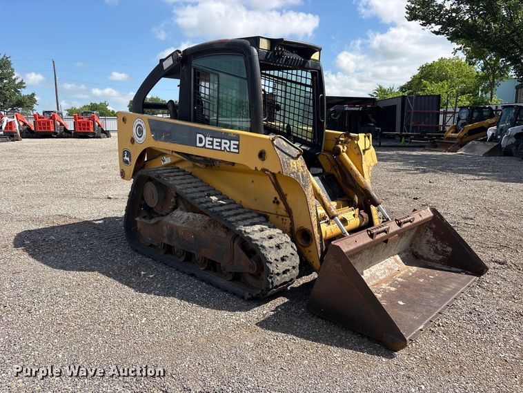 image for item ET2249 2006 John Deere CT322 tracked skid steer loader