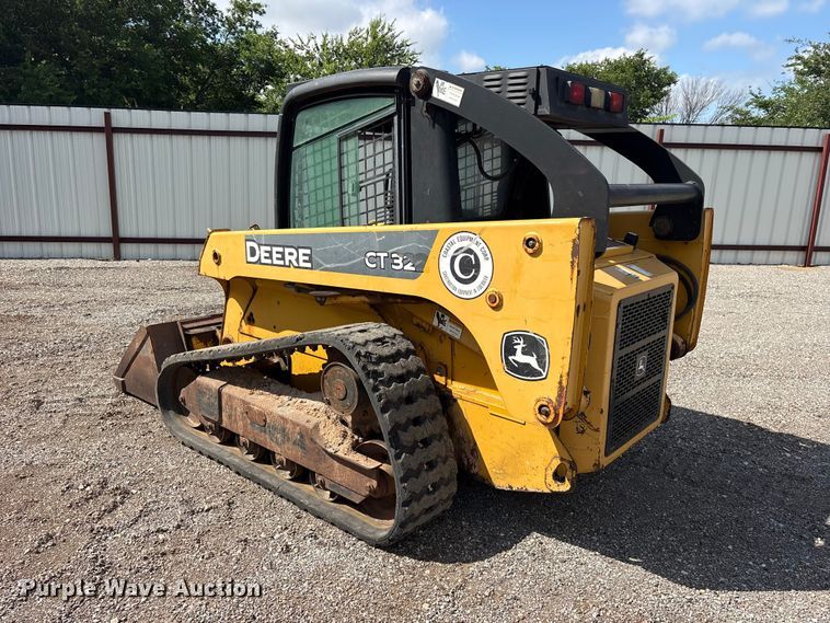 image for item ET2249 2006 John Deere CT322 tracked skid steer loader