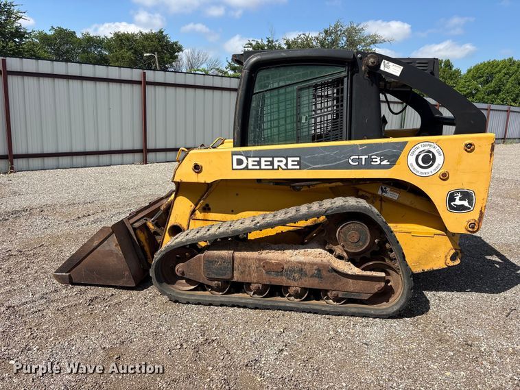 image for item ET2249 2006 John Deere CT322 tracked skid steer loader