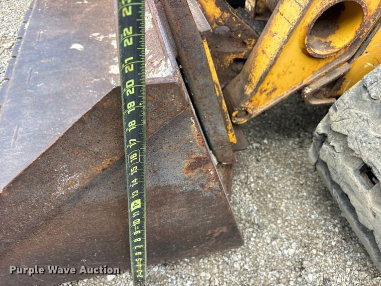image for item ET2249 2006 John Deere CT322 tracked skid steer loader