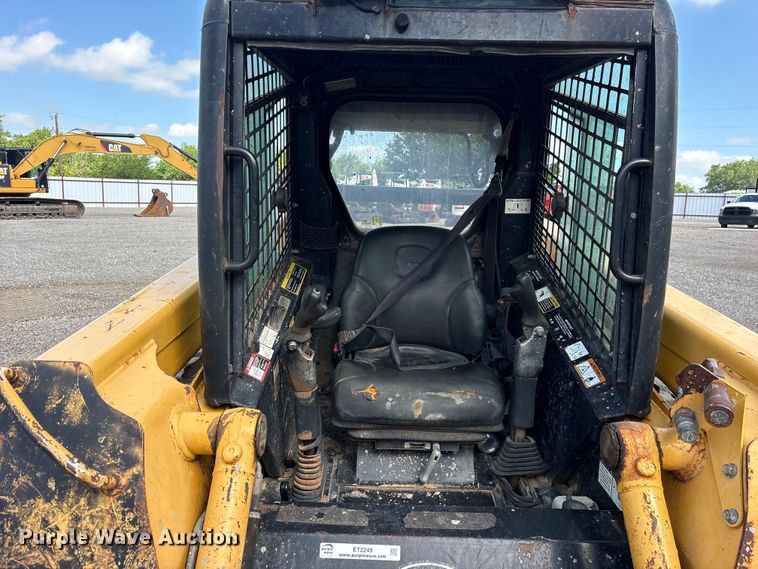 image for item ET2249 2006 John Deere CT322 tracked skid steer loader