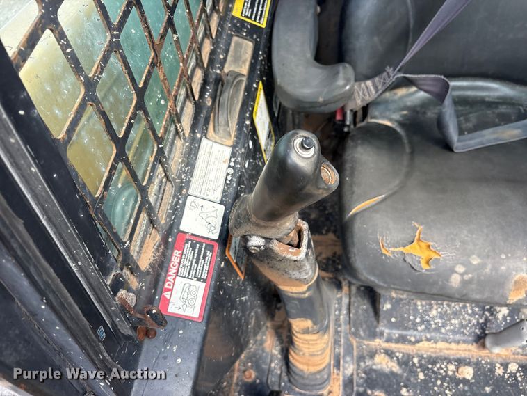 image for item ET2249 2006 John Deere CT322 tracked skid steer loader