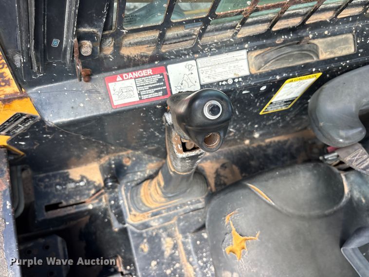 image for item ET2249 2006 John Deere CT322 tracked skid steer loader