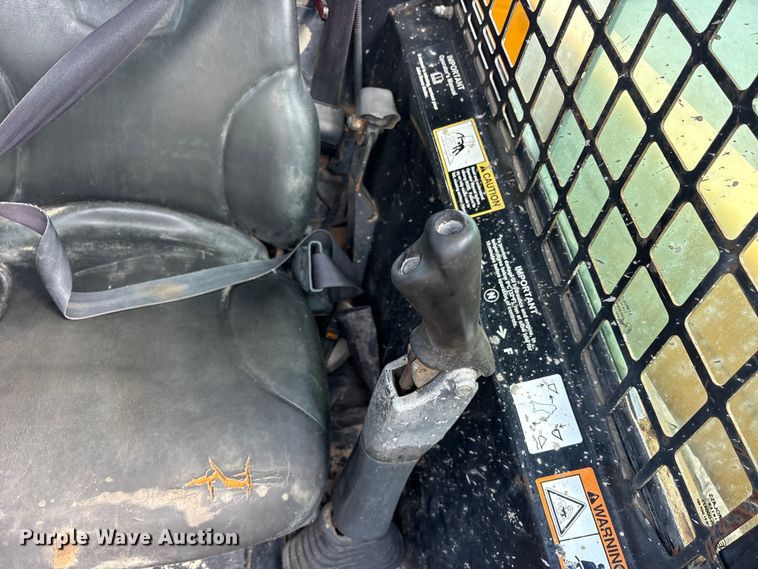 image for item ET2249 2006 John Deere CT322 tracked skid steer loader