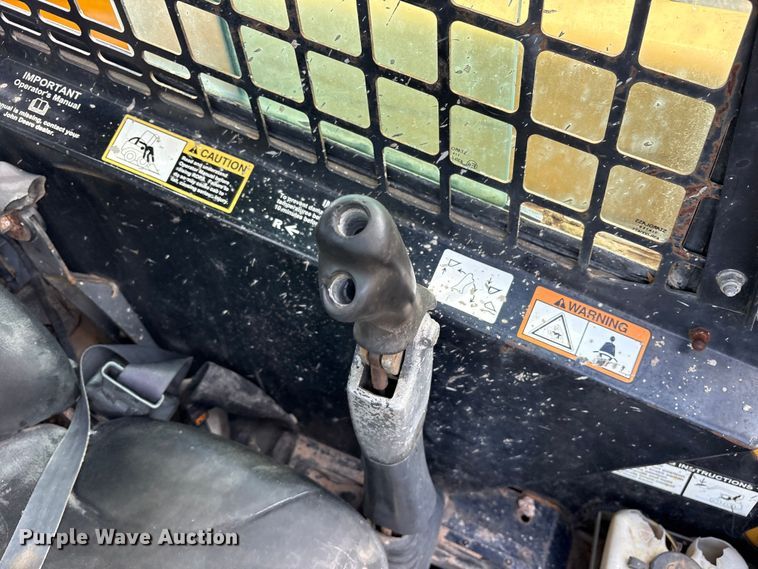 image for item ET2249 2006 John Deere CT322 tracked skid steer loader