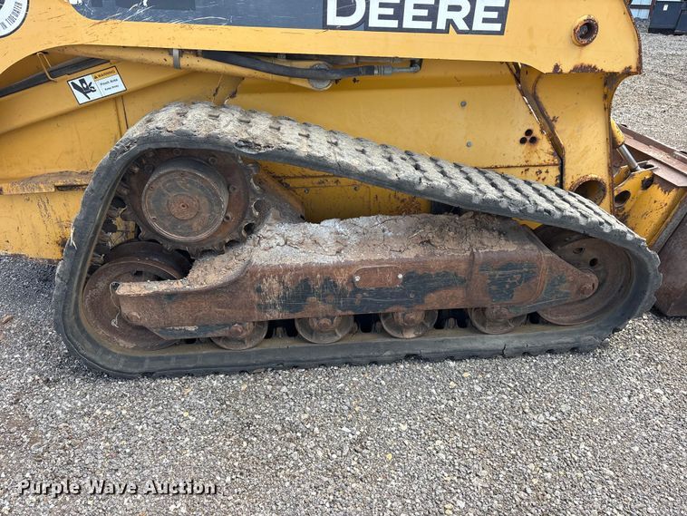 image for item ET2249 2006 John Deere CT322 tracked skid steer loader