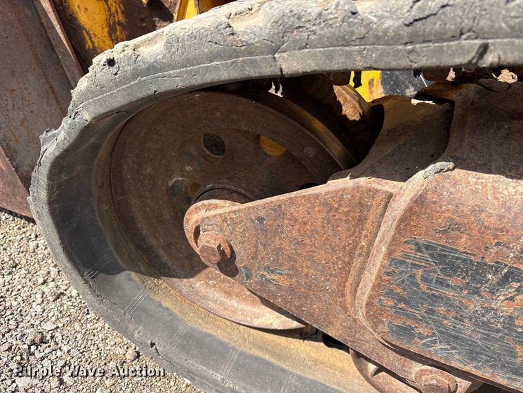 image for item ET2249 2006 John Deere CT322 tracked skid steer loader